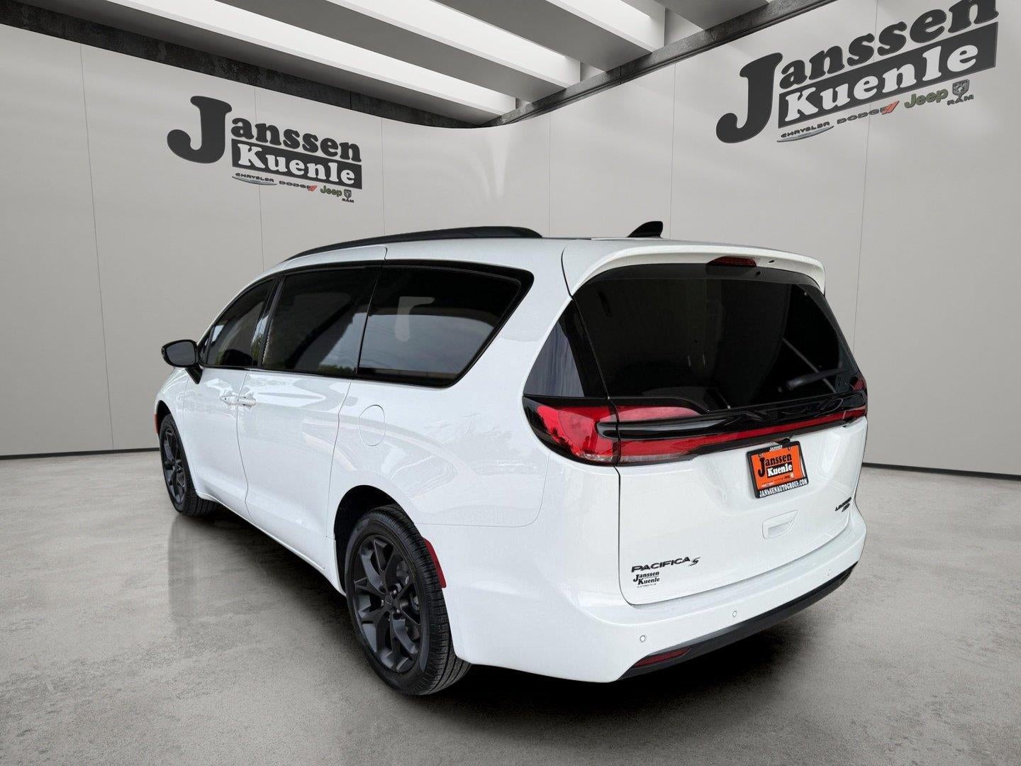 2027 Chrysler Pacifica PACIFICA LIMITED AWD