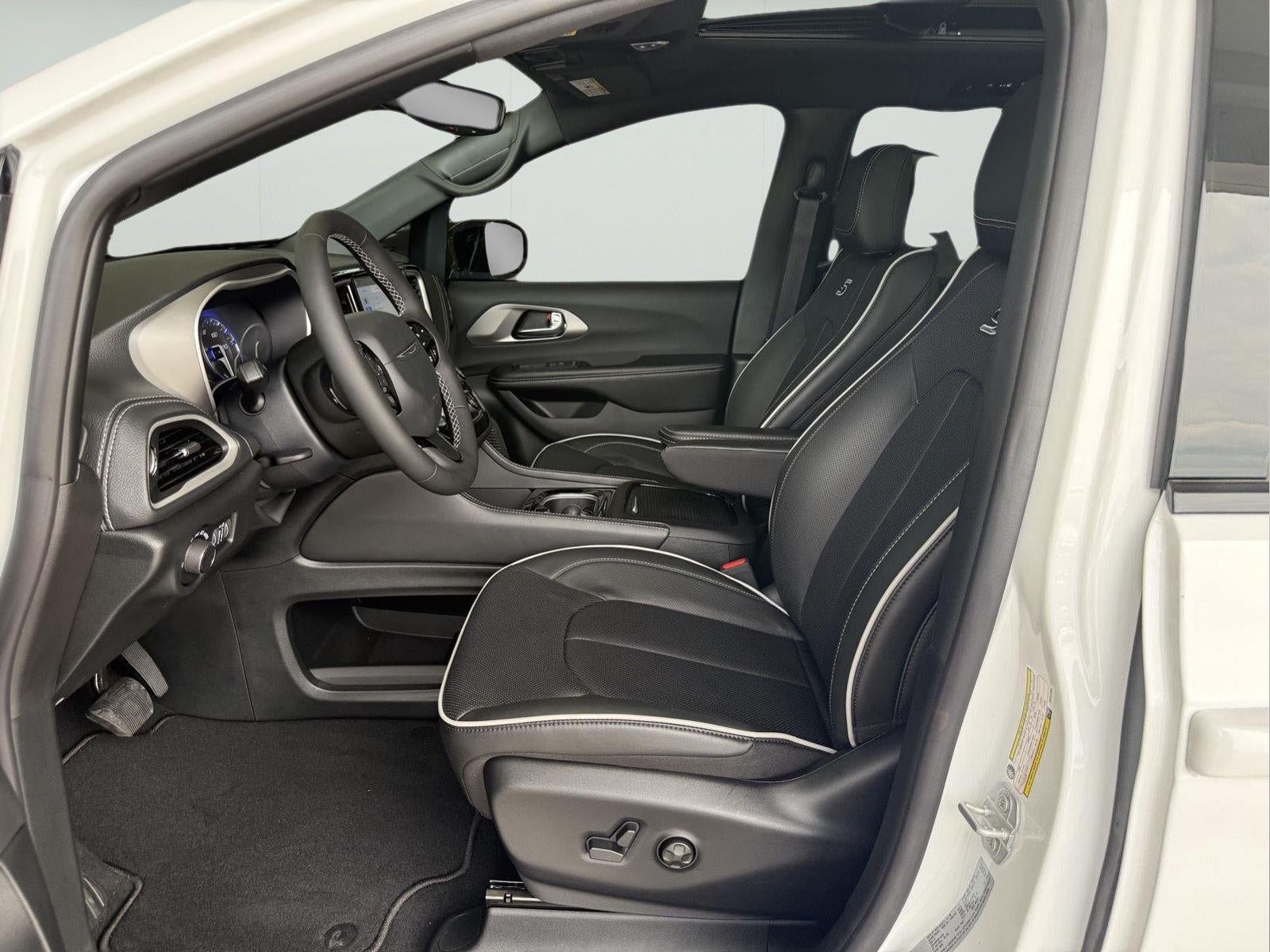 2027 Chrysler Pacifica PACIFICA LIMITED AWD