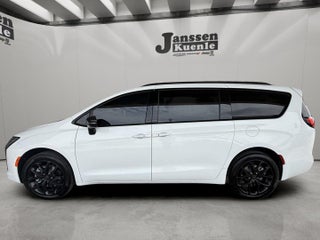 2027 Chrysler Pacifica PACIFICA LIMITED AWD