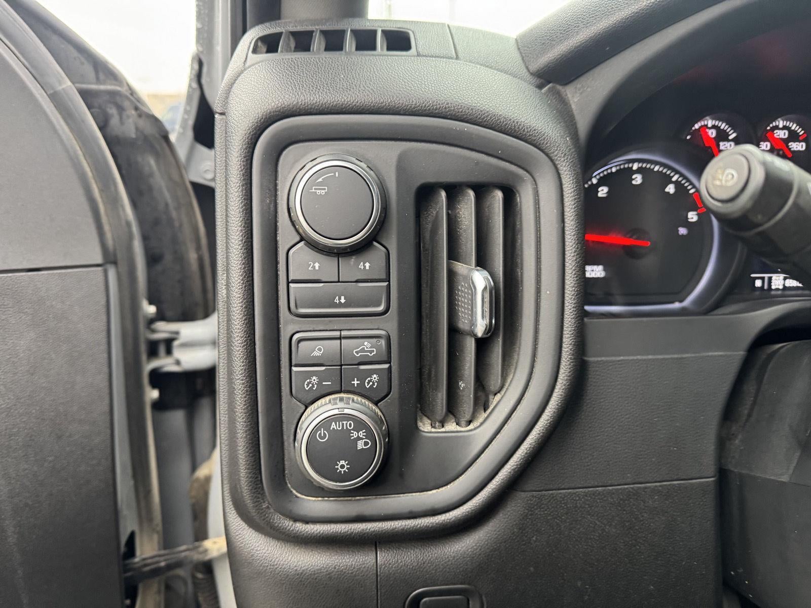 2024 Chevrolet Silverado 2500HD 4WD Crew Cab Standard Bed Custom