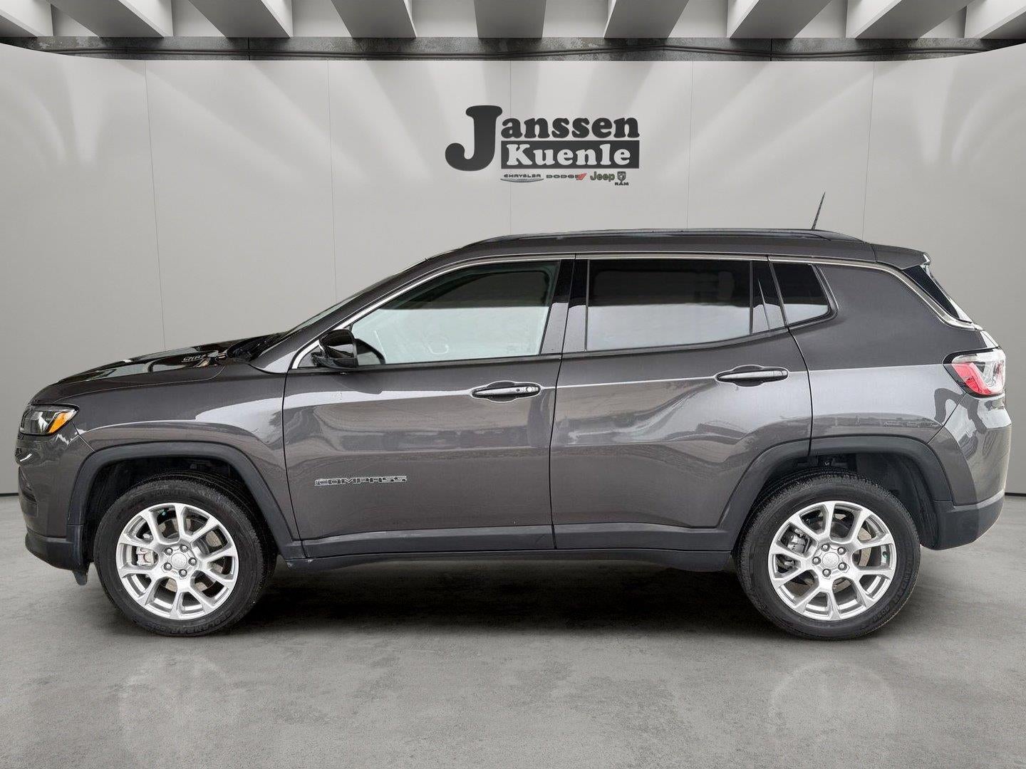 2024 Jeep Compass Latitude Lux FWD