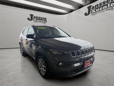 2024 Jeep Compass Latitude Lux FWD