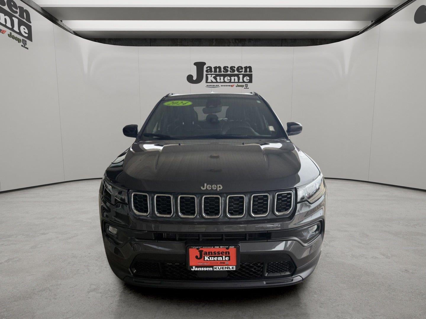 2024 Jeep Compass Latitude Lux FWD