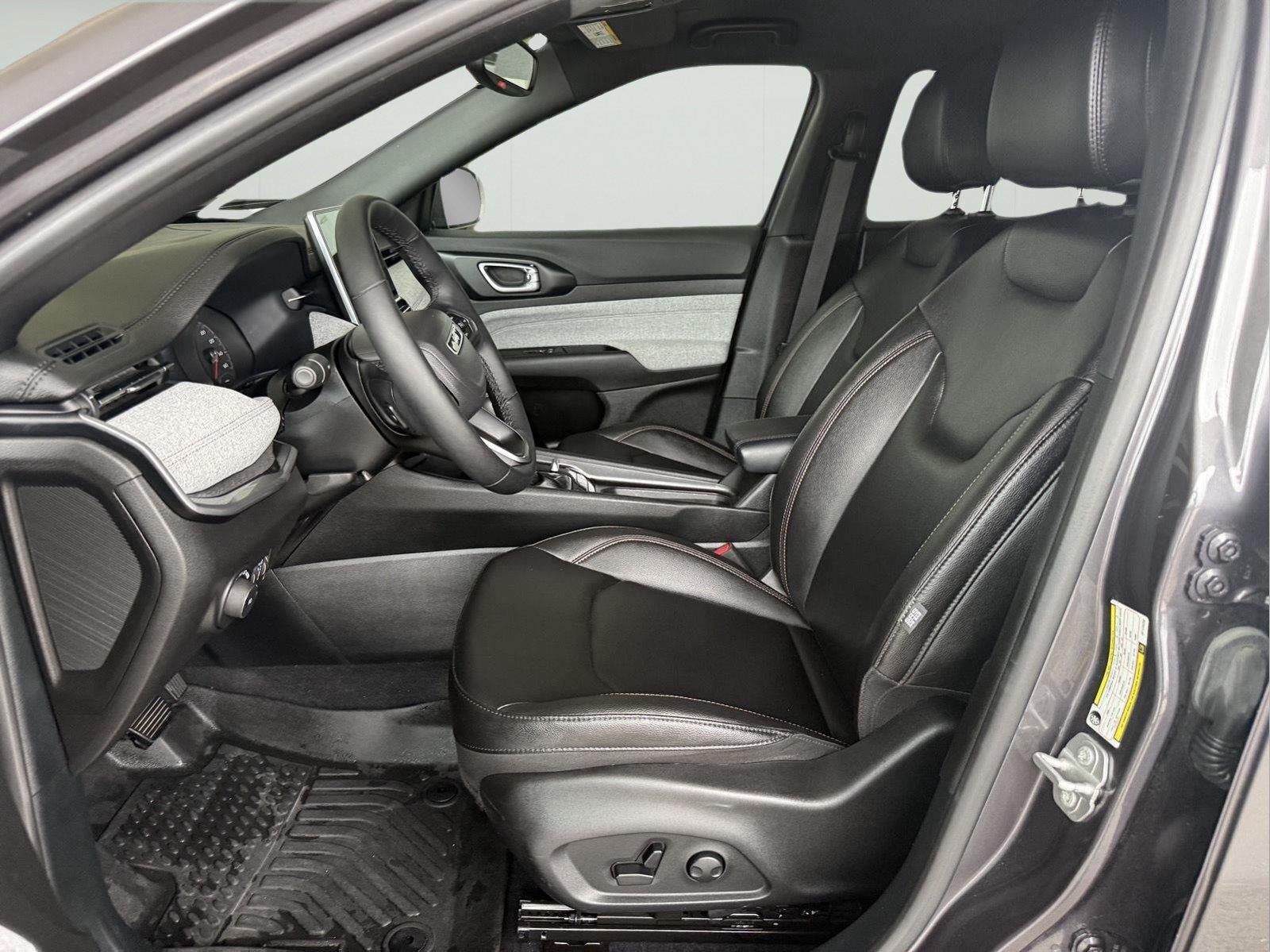 2024 Jeep Compass Latitude Lux FWD