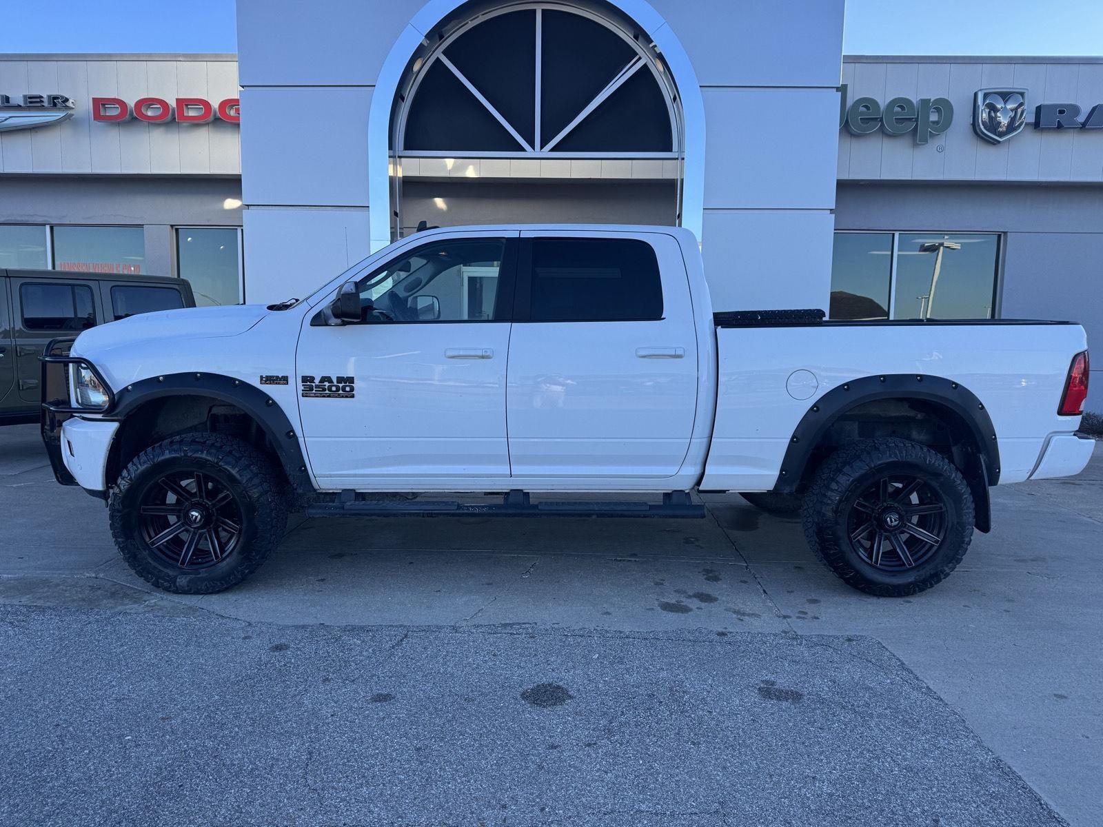 2017 RAM 3500 Big Horn Crew Cab 4x4 6'4' Box
