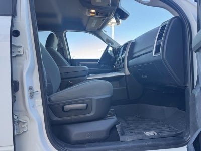 2017 RAM 3500 Big Horn Crew Cab 4x4 6'4' Box