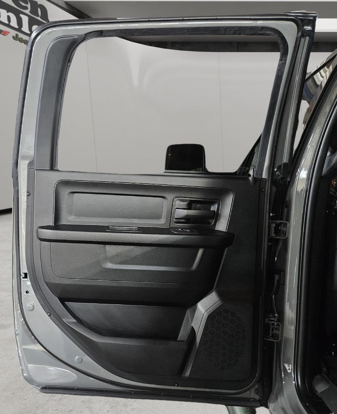 2027 RAM Ram 2500 RAM 2500 WARLOCK CREW CAB 4X4 6'4' BOX