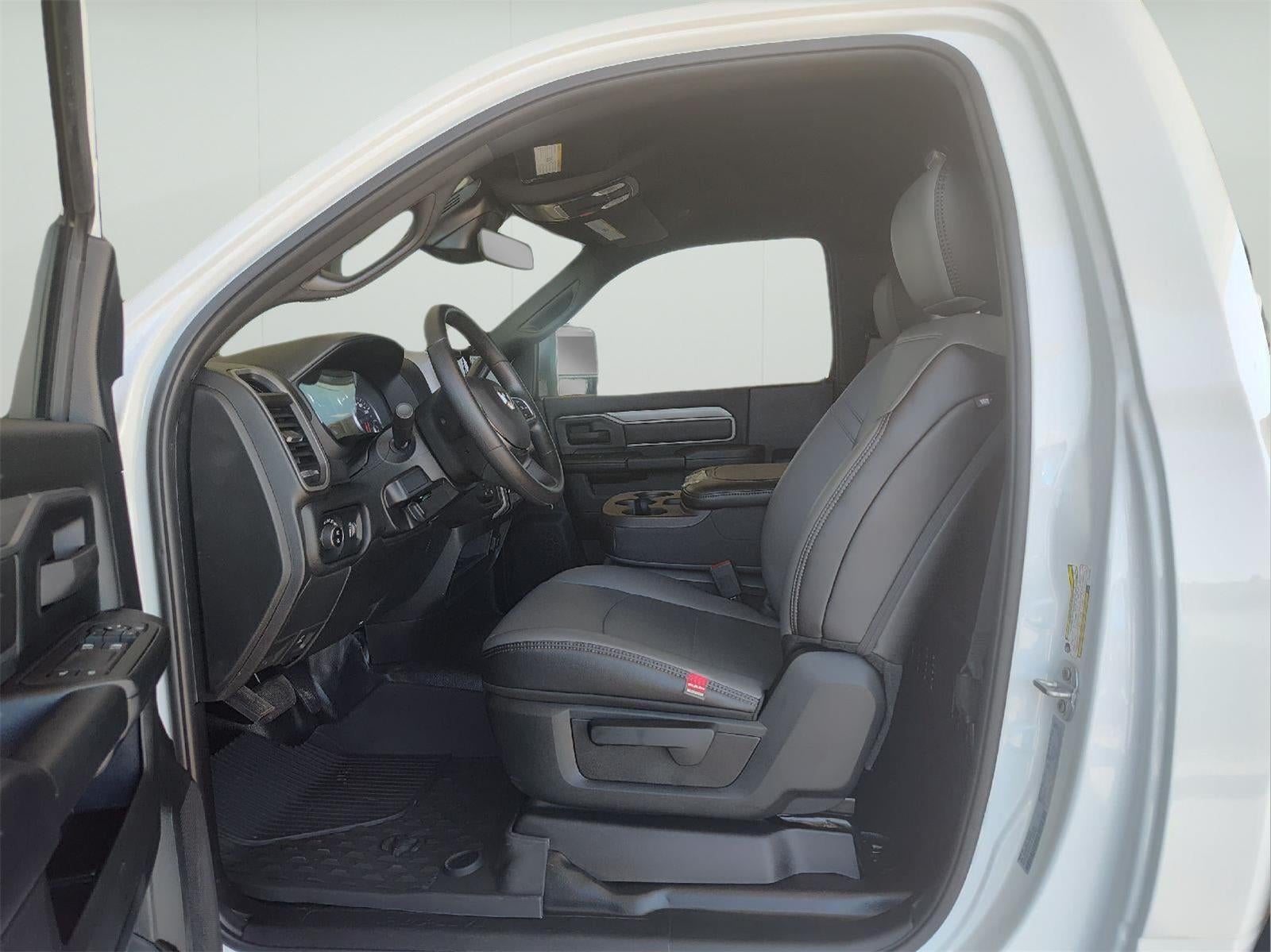 2025 RAM 2500 Tradesman Regular Cab 4x4 8' Box