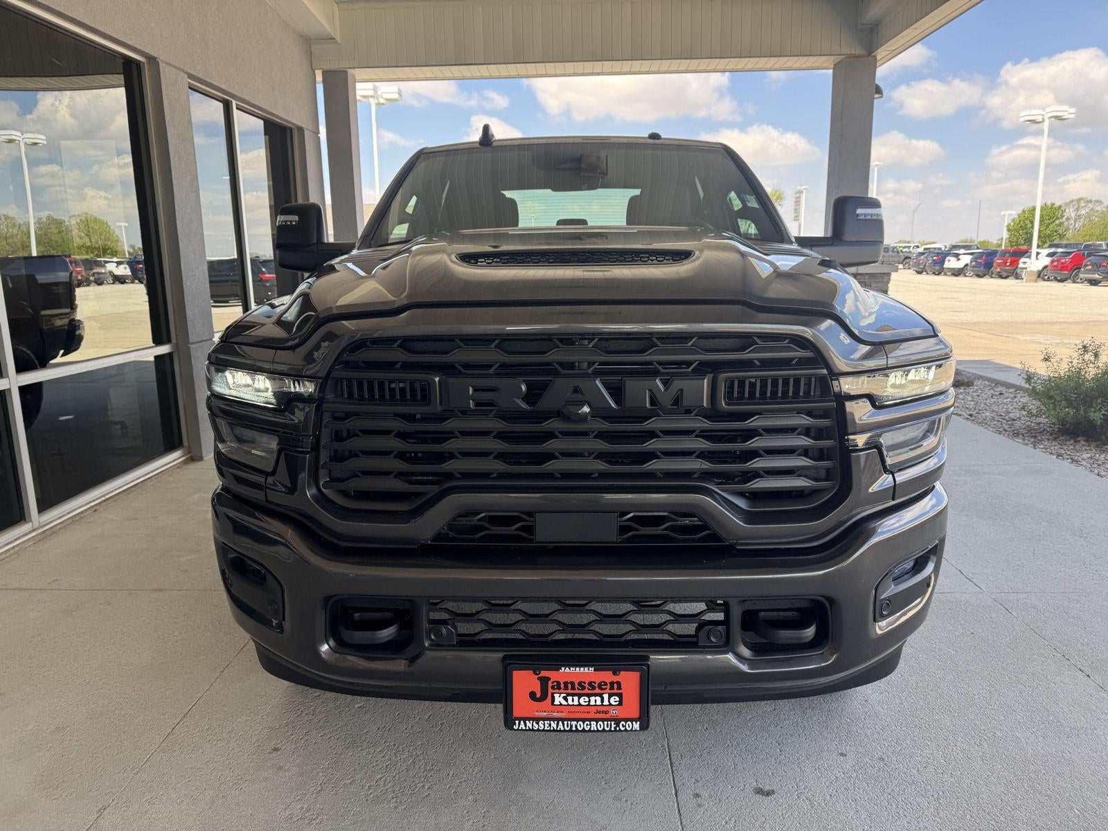 2026 RAM Ram 2500 RAM 2500 BLACK EXPRESS CREW CAB 4X4 6'4' BOX