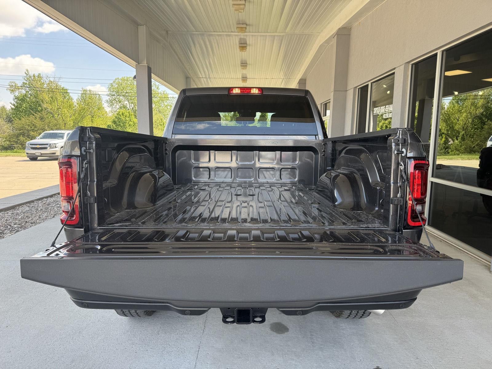 2026 RAM Ram 2500 RAM 2500 BLACK EXPRESS CREW CAB 4X4 6'4' BOX