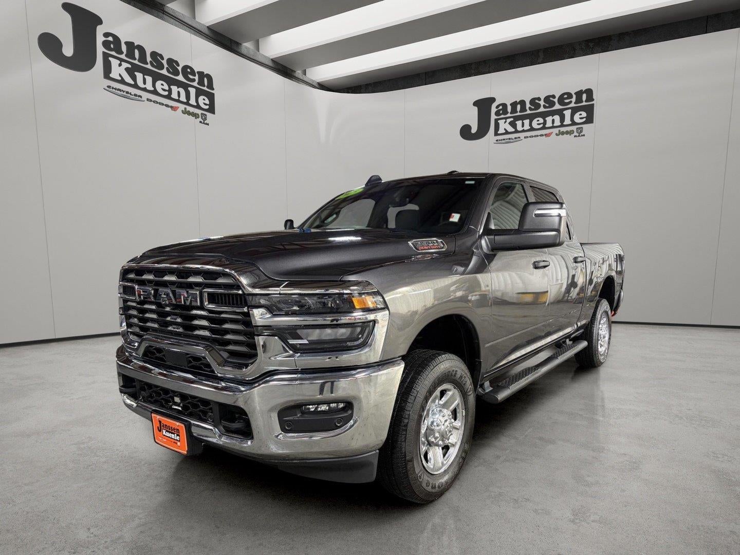 2025 RAM 2500 Tradesman Crew Cab 4x4 6'4' Box