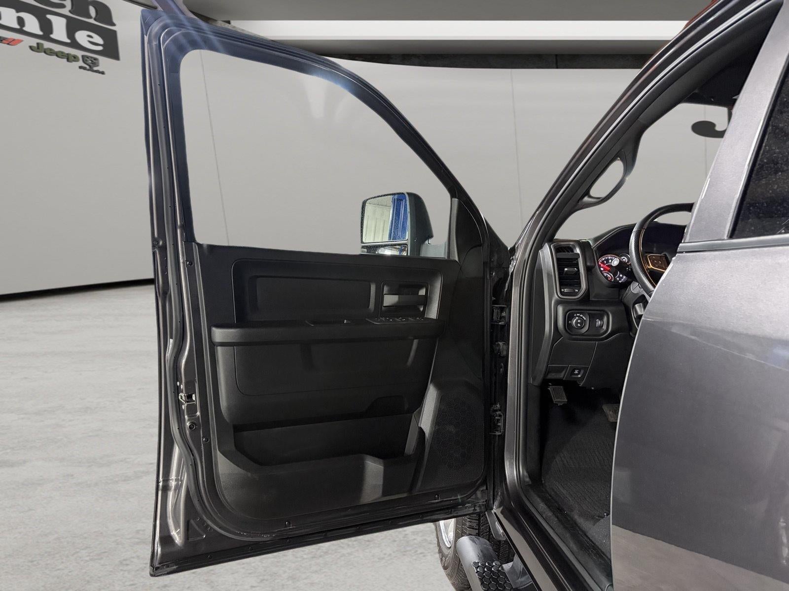 2025 RAM 2500 Tradesman Crew Cab 4x4 6'4' Box