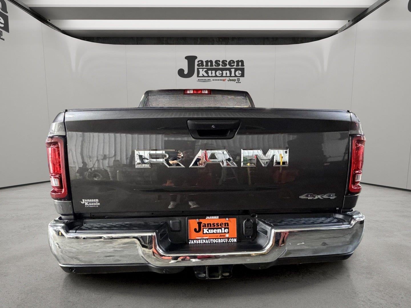 2025 RAM 2500 Tradesman Crew Cab 4x4 6'4' Box