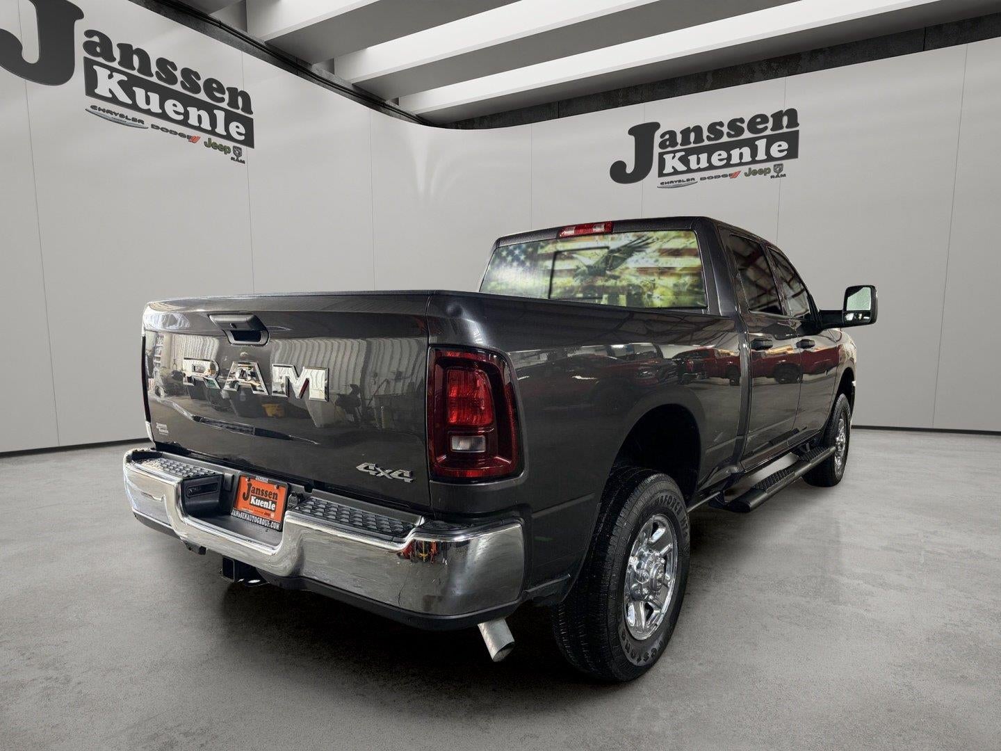 2025 RAM 2500 Tradesman Crew Cab 4x4 6'4' Box