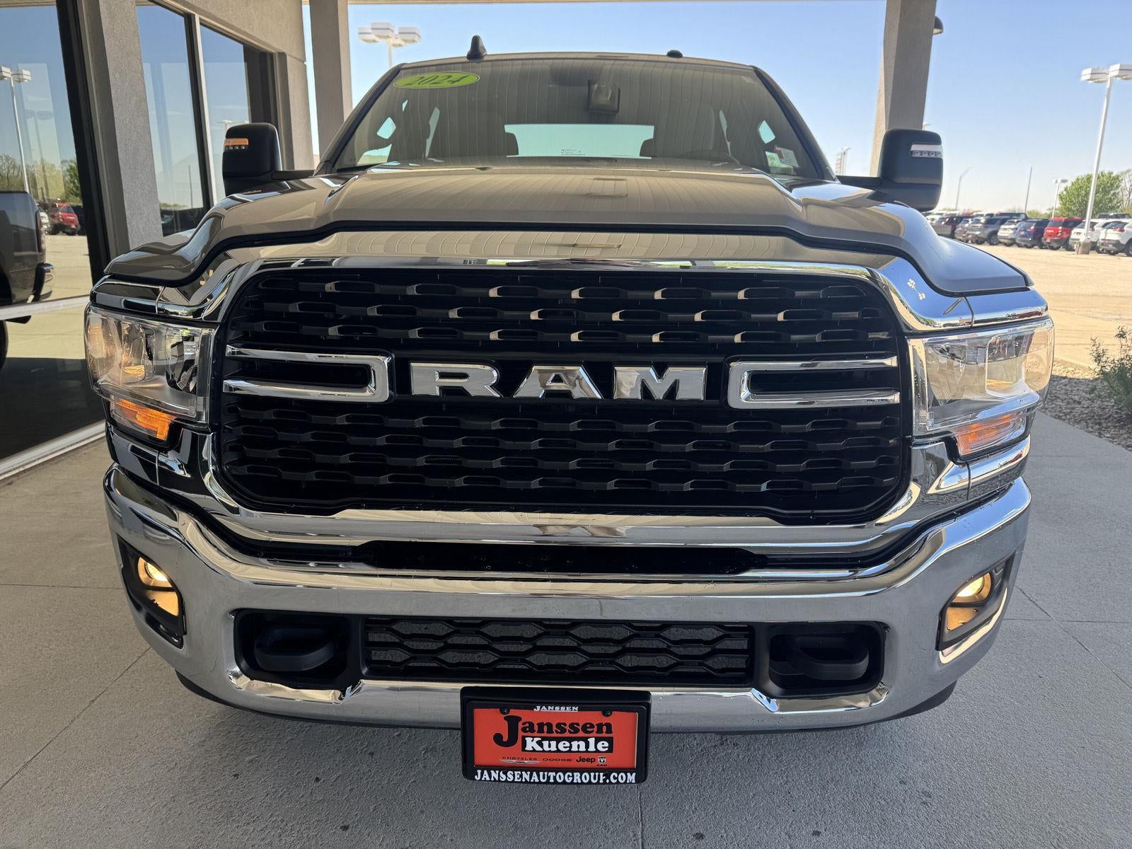 2024 RAM 2500 Big Horn Crew Cab 4x4 6'4' Box