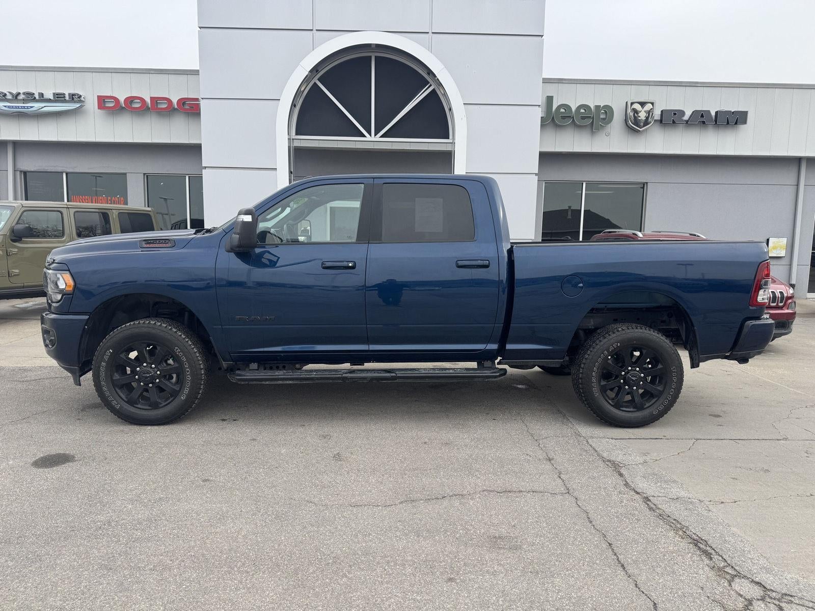 2024 RAM 2500 Big Horn Crew Cab 4x4 6'4' Box
