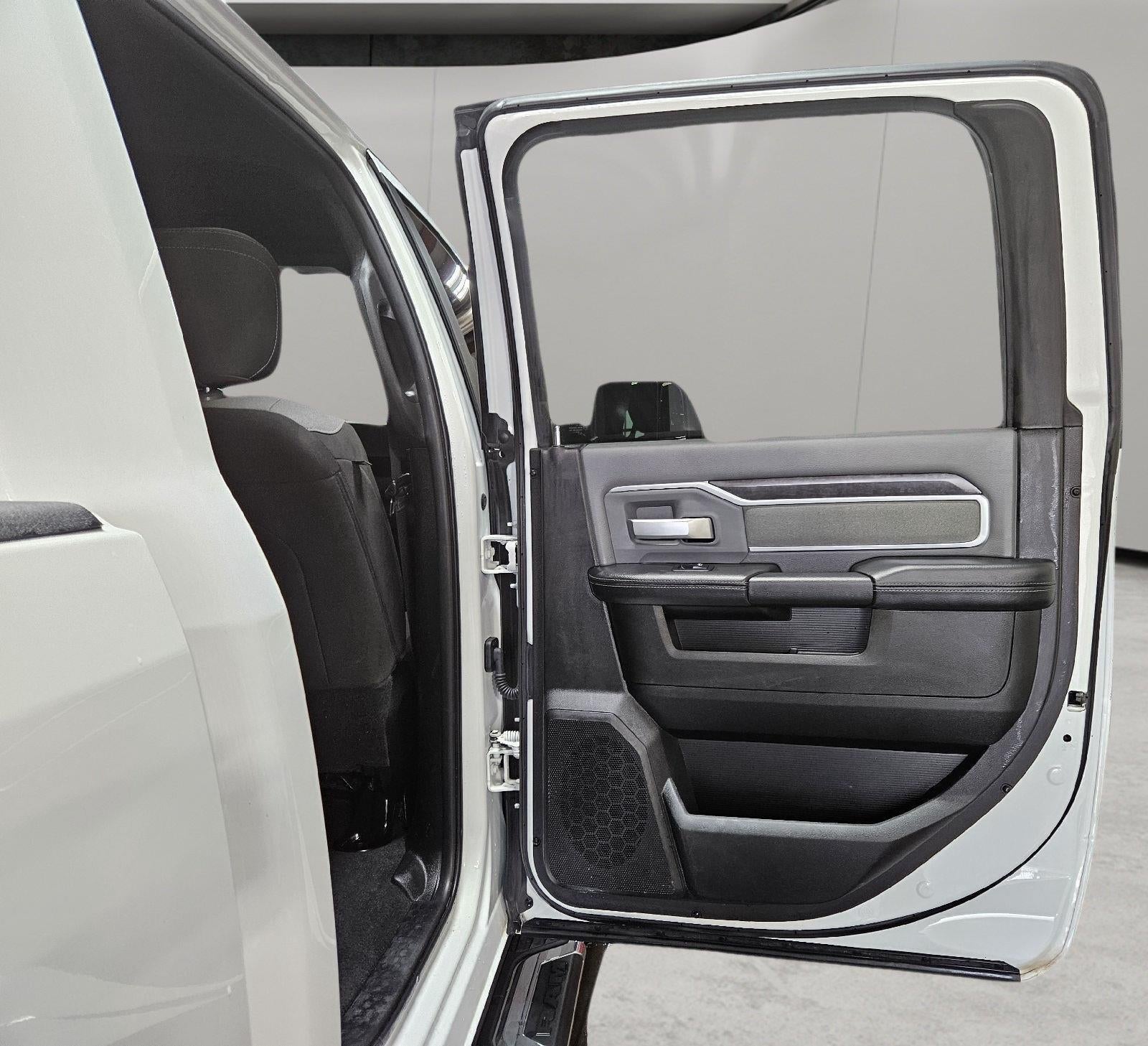 2022 RAM 2500 Big Horn Crew Cab 4x4 6'4' Box