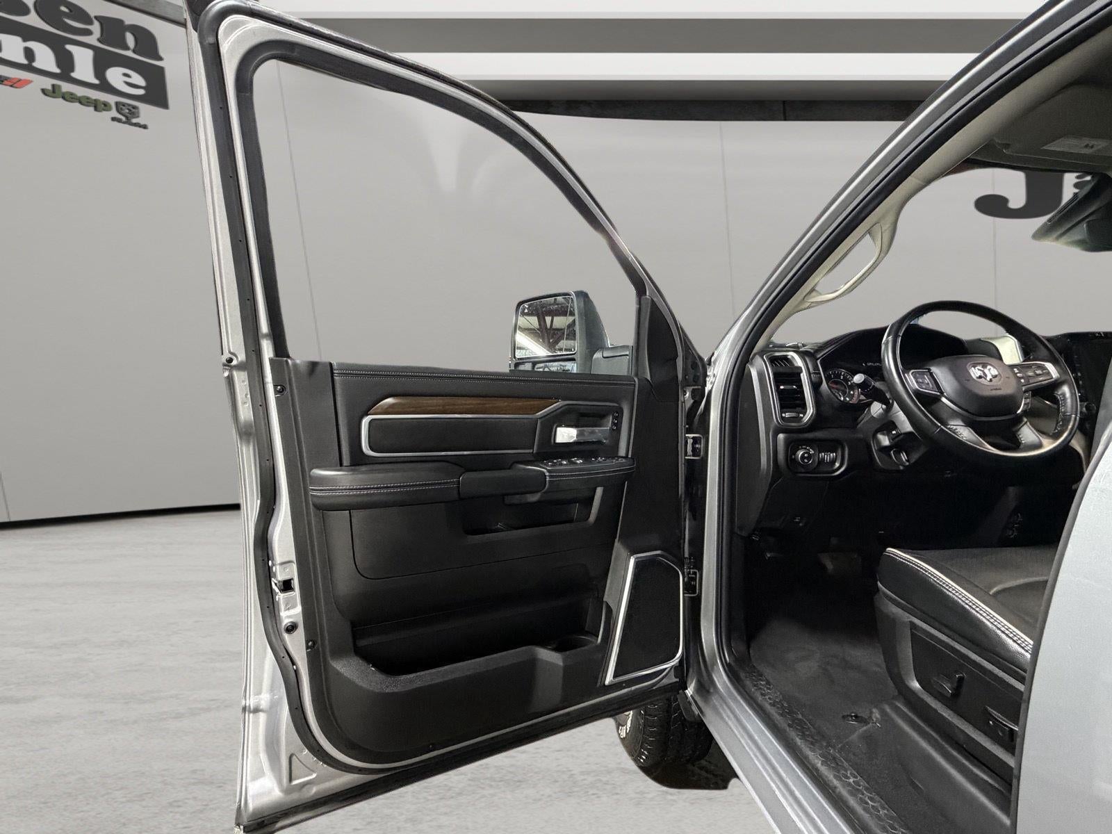 2024 RAM 2500 Laramie Crew Cab 4x4 6'4' Box