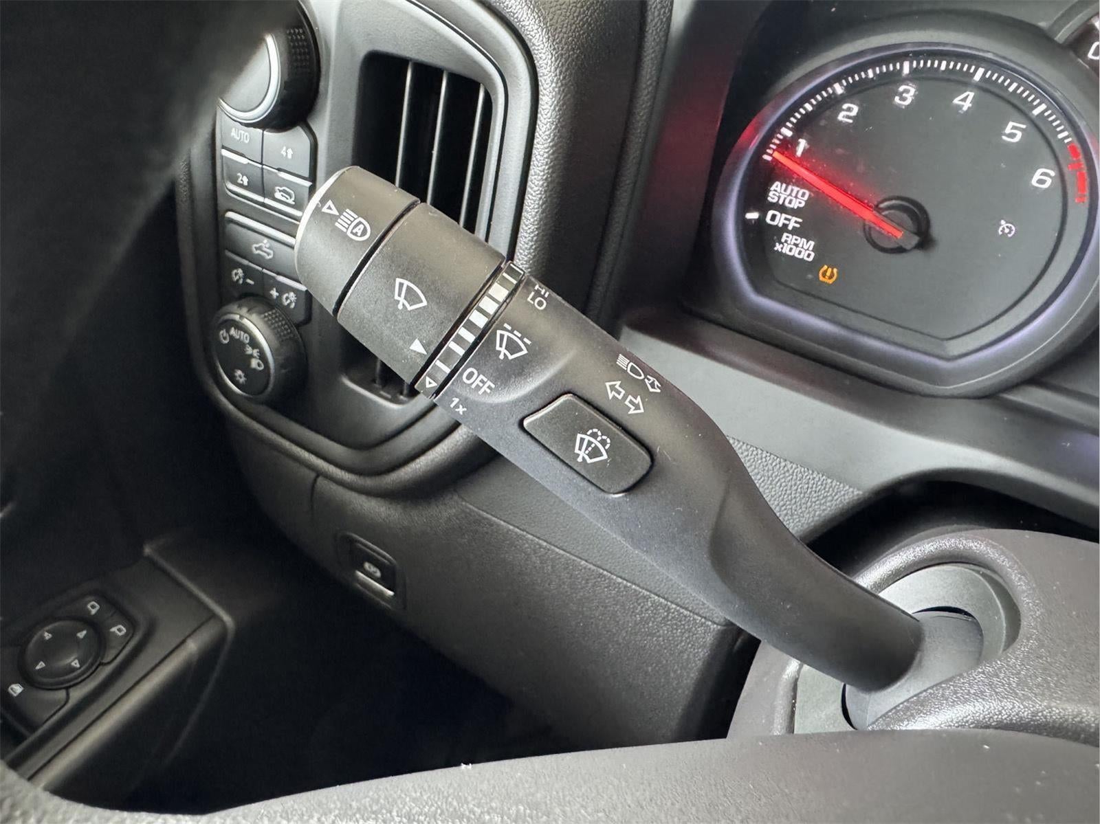 2025 Chevrolet Silverado 1500 4WD Crew Cab Short Bed Custom
