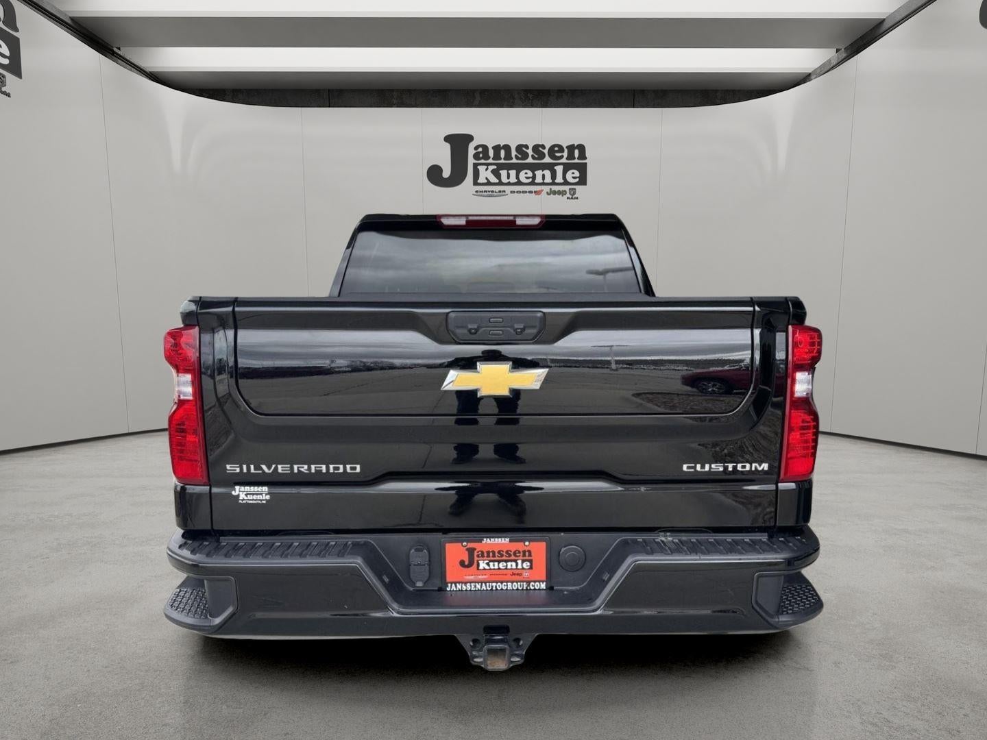 2025 Chevrolet Silverado 1500 4WD Crew Cab Short Bed Custom