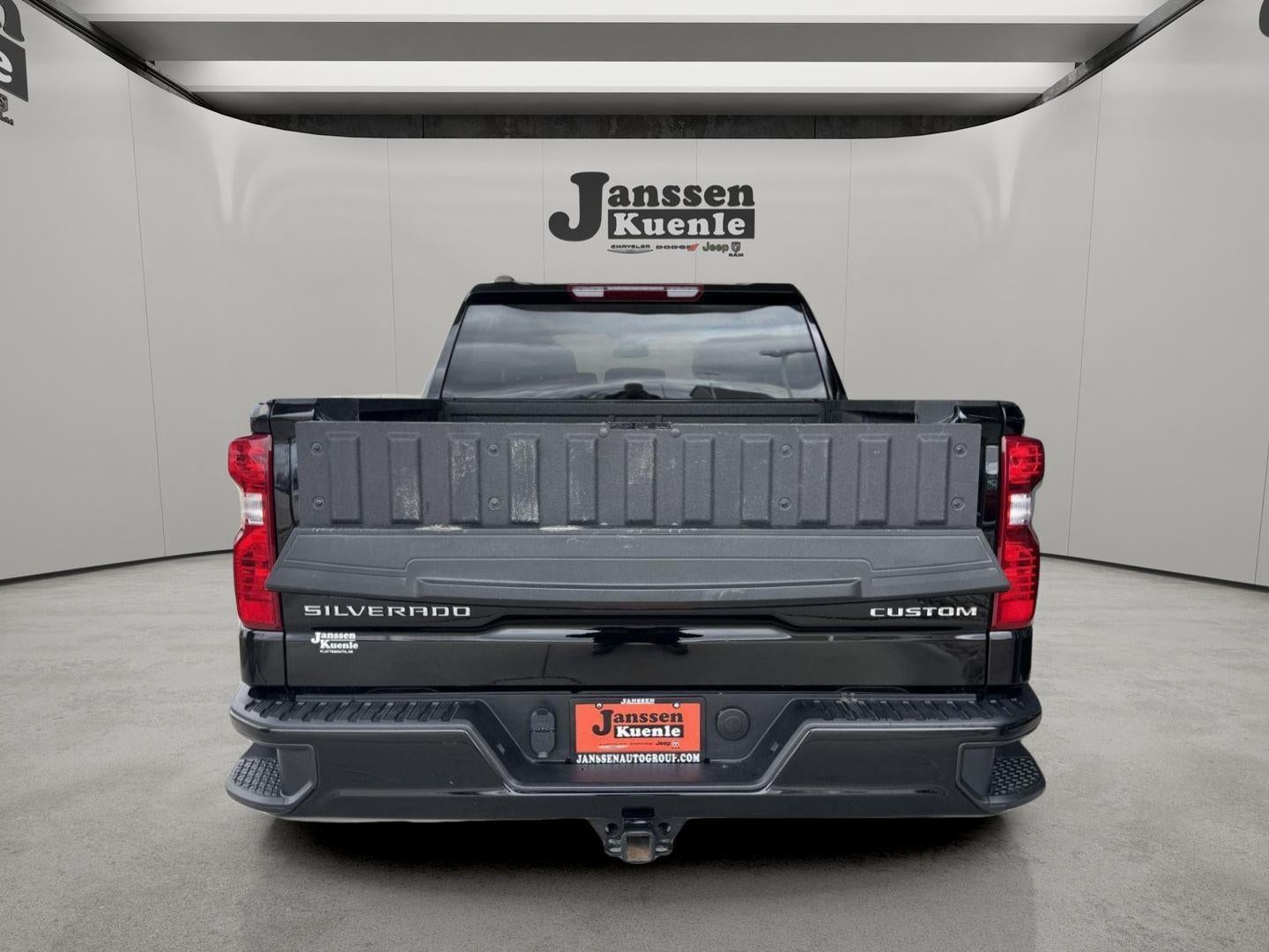 2025 Chevrolet Silverado 1500 4WD Crew Cab Short Bed Custom