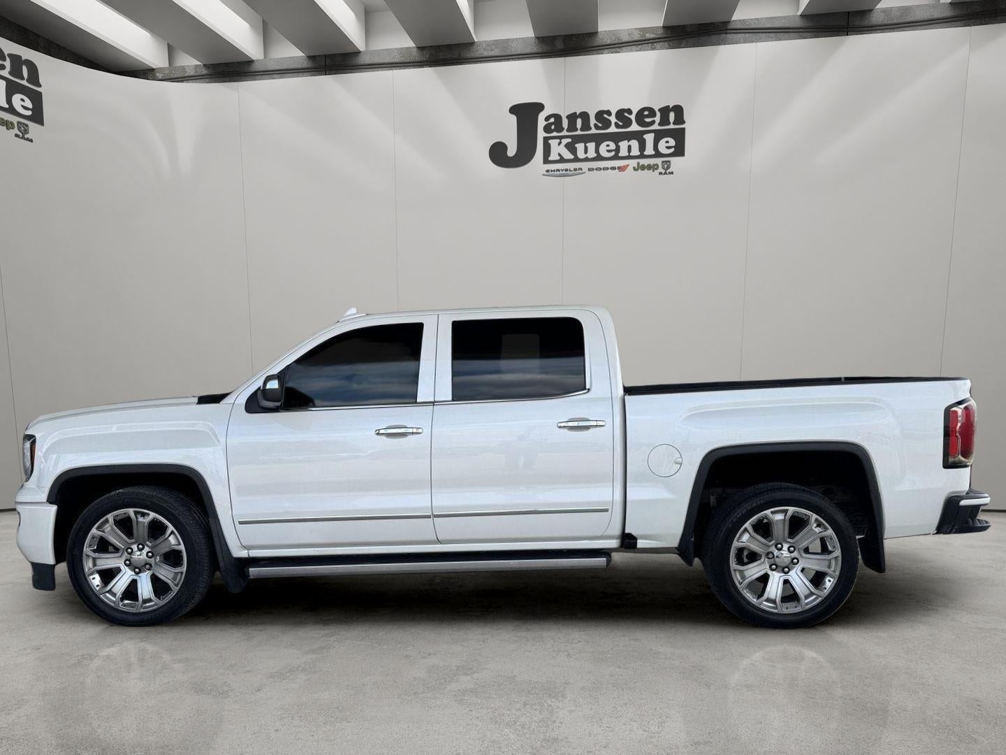 2018 GMC Sierra 4WD Crew Cab Short Box's photo