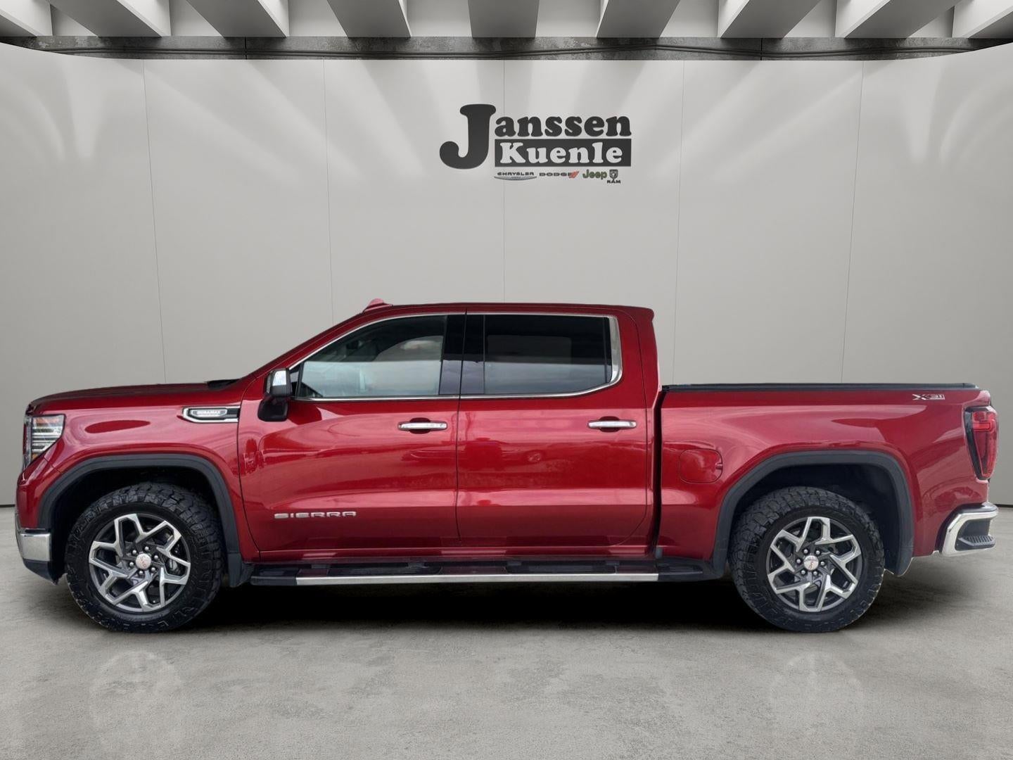 2023 GMC Sierra 4WD Crew Cab Short Box SLT's photo