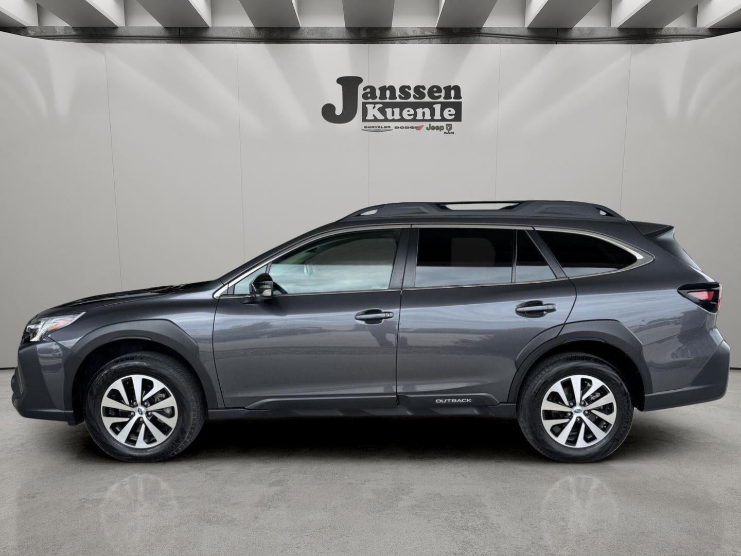 2024 Subaru Outback Premium's photo