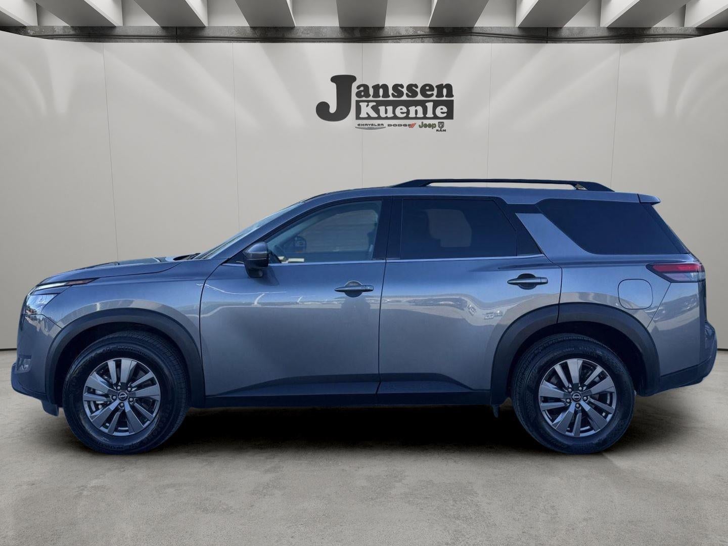 2025 Nissan Pathfinder SV 2WD's photo