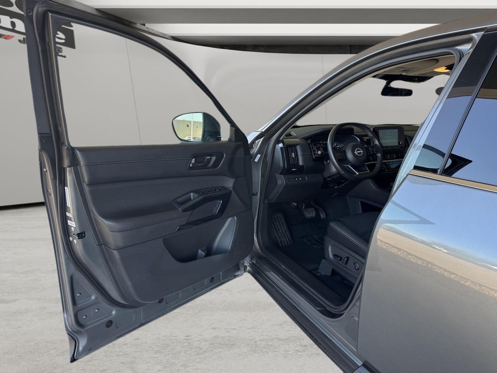 2025 Nissan Pathfinder SV FWD