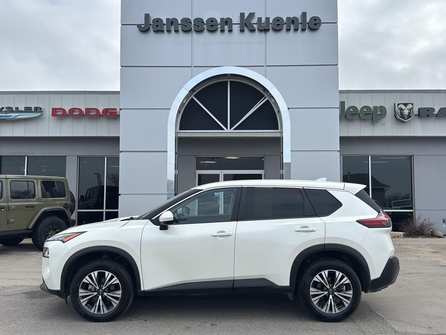 2023 Nissan Rogue SV FWD