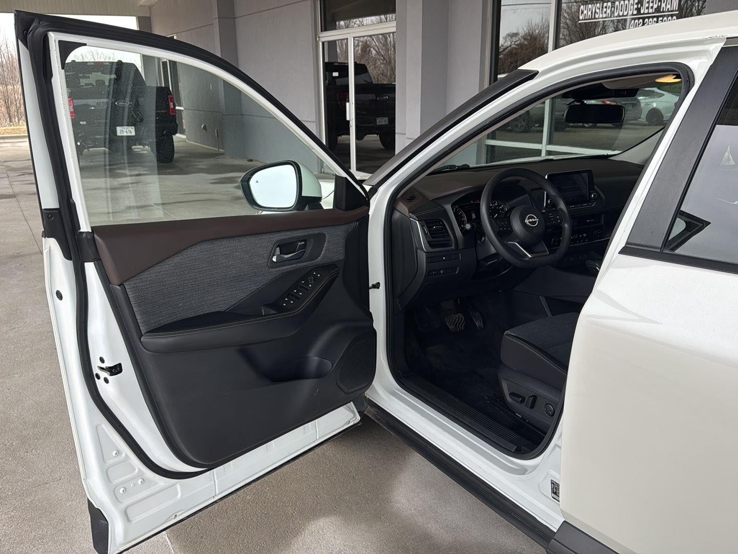 2023 Nissan Rogue SV FWD