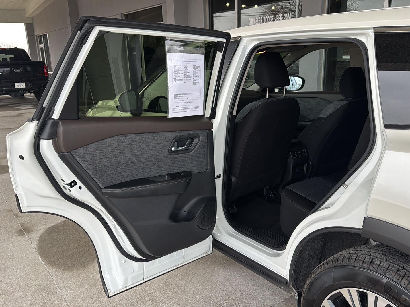 2023 Nissan Rogue SV FWD