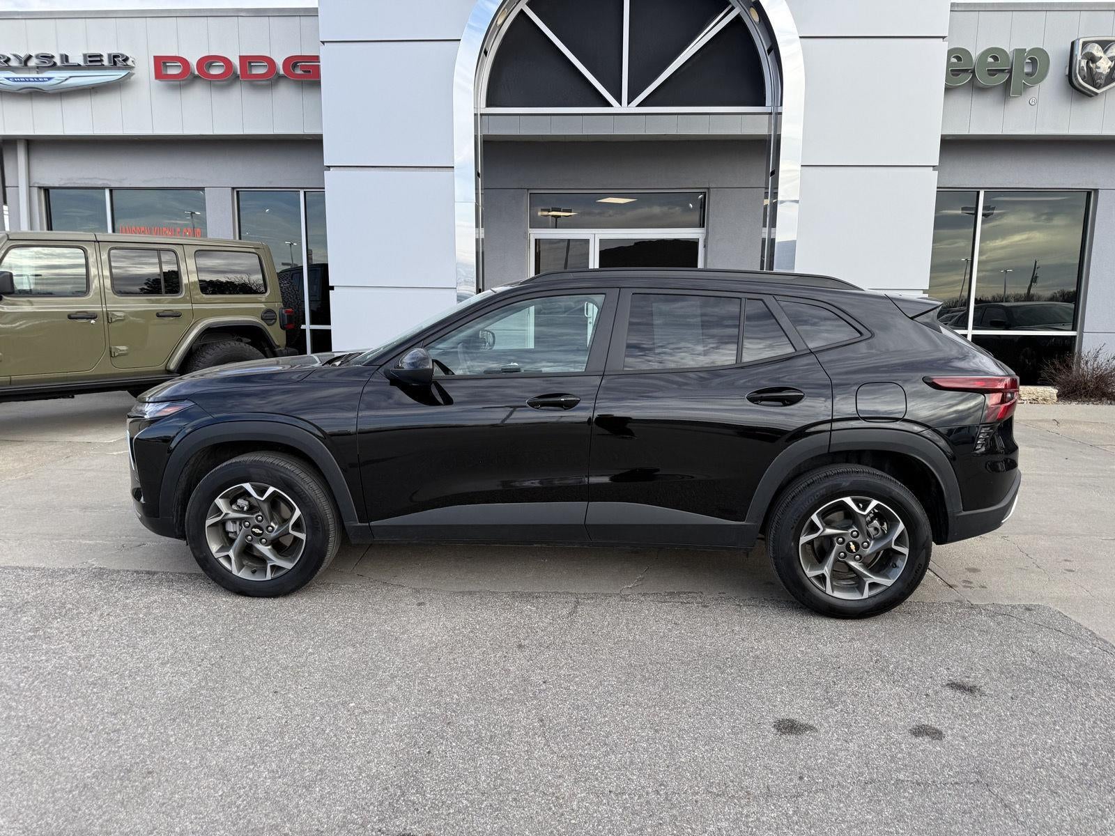 2025 Chevrolet Trax FWD LT