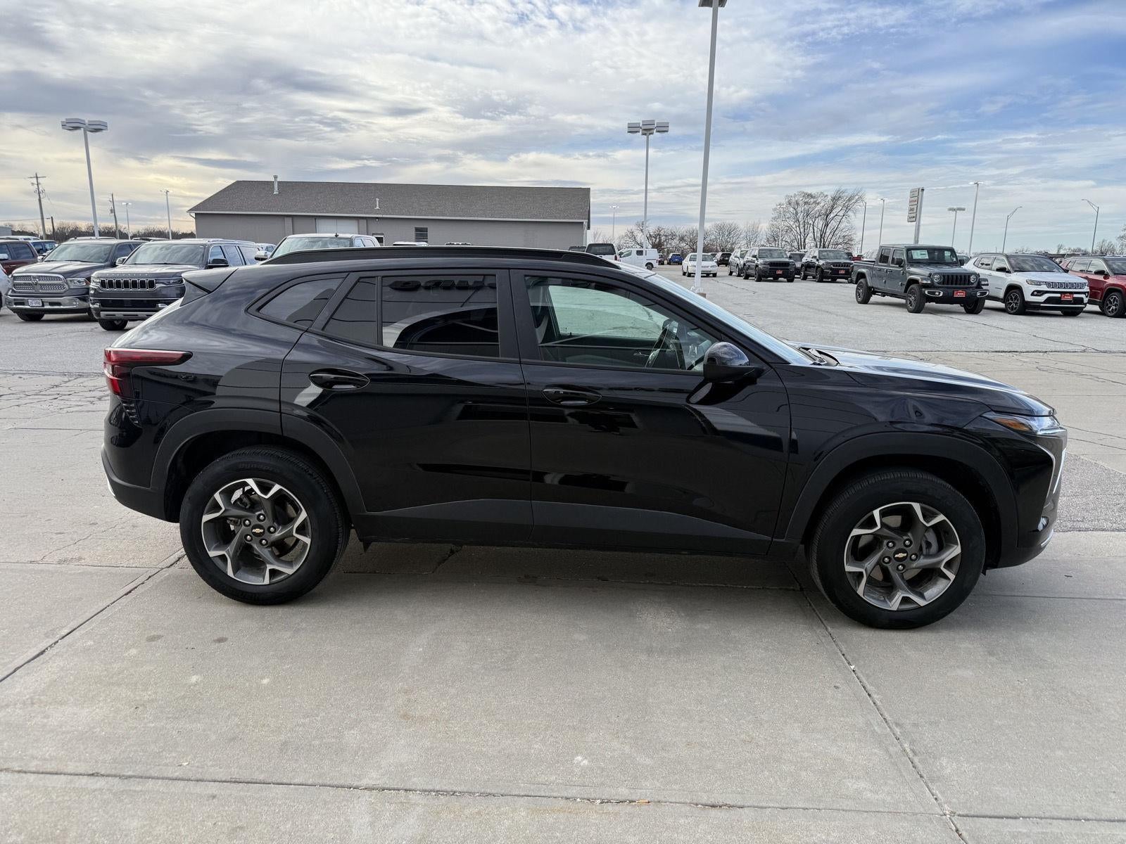 2025 Chevrolet Trax FWD LT