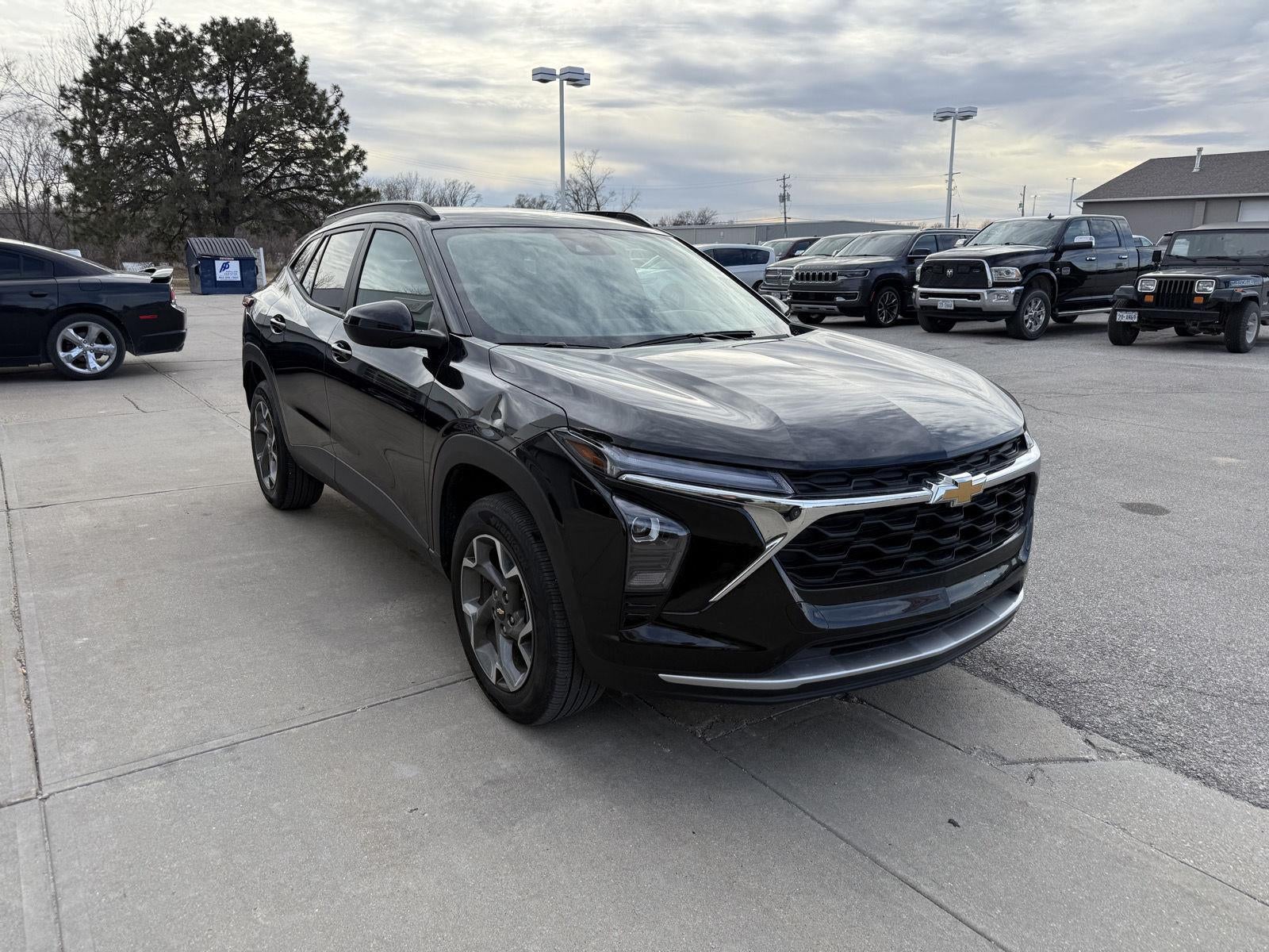 2025 Chevrolet Trax FWD LT