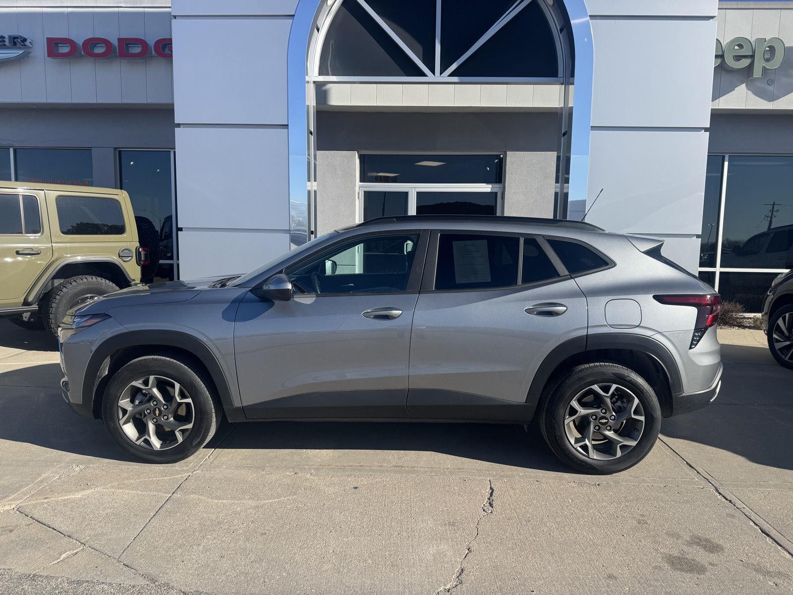 2025 Chevrolet Trax FWD LT