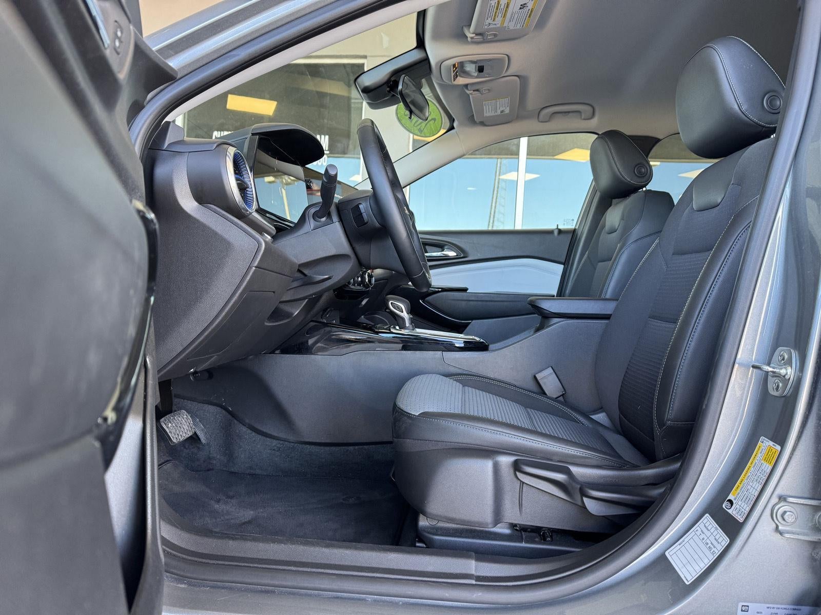 2025 Chevrolet Trax FWD LT