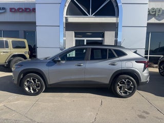 2025 Chevrolet Trax FWD LT